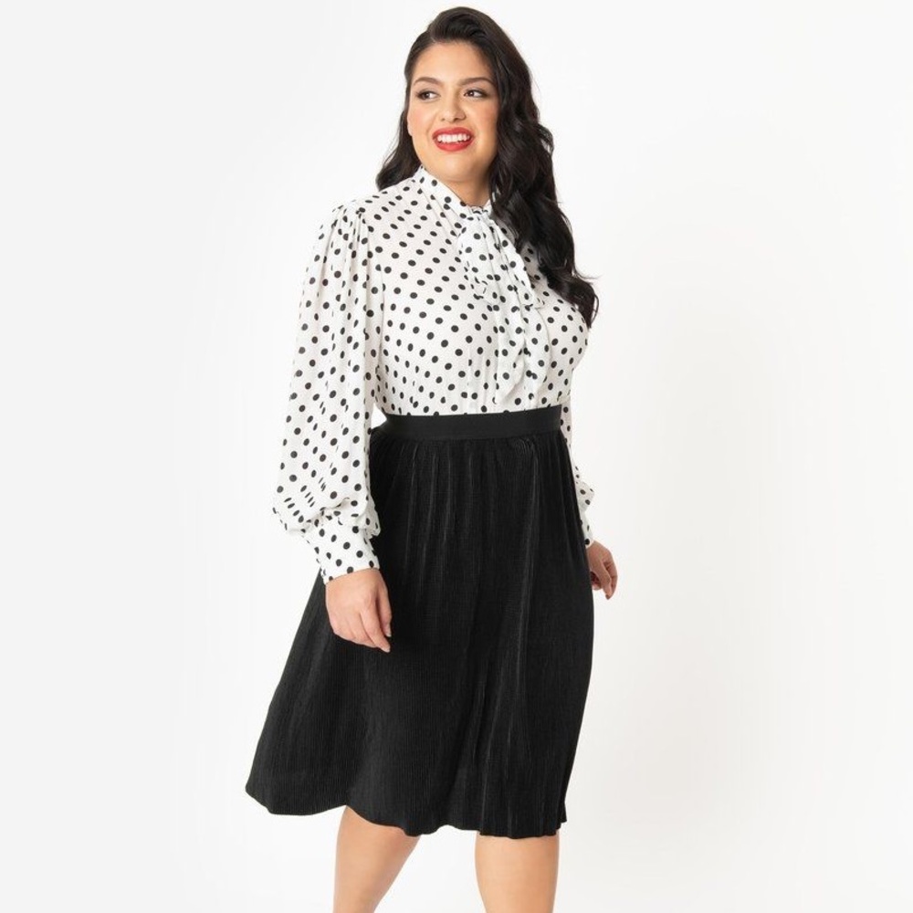 NWT Unique Vintage black pleated Susie skirt